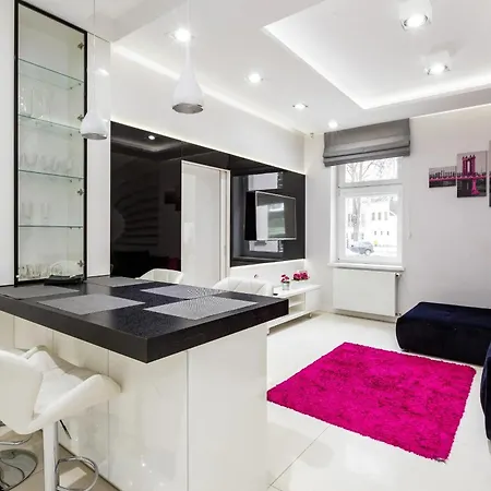 Apartment White & Parking *