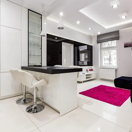 White & Parking Apartment Sopot