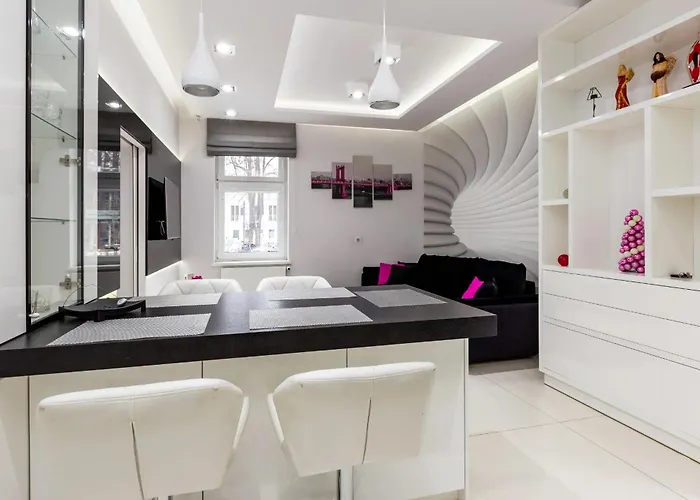 Trojmiejskie - White By The * Сопот